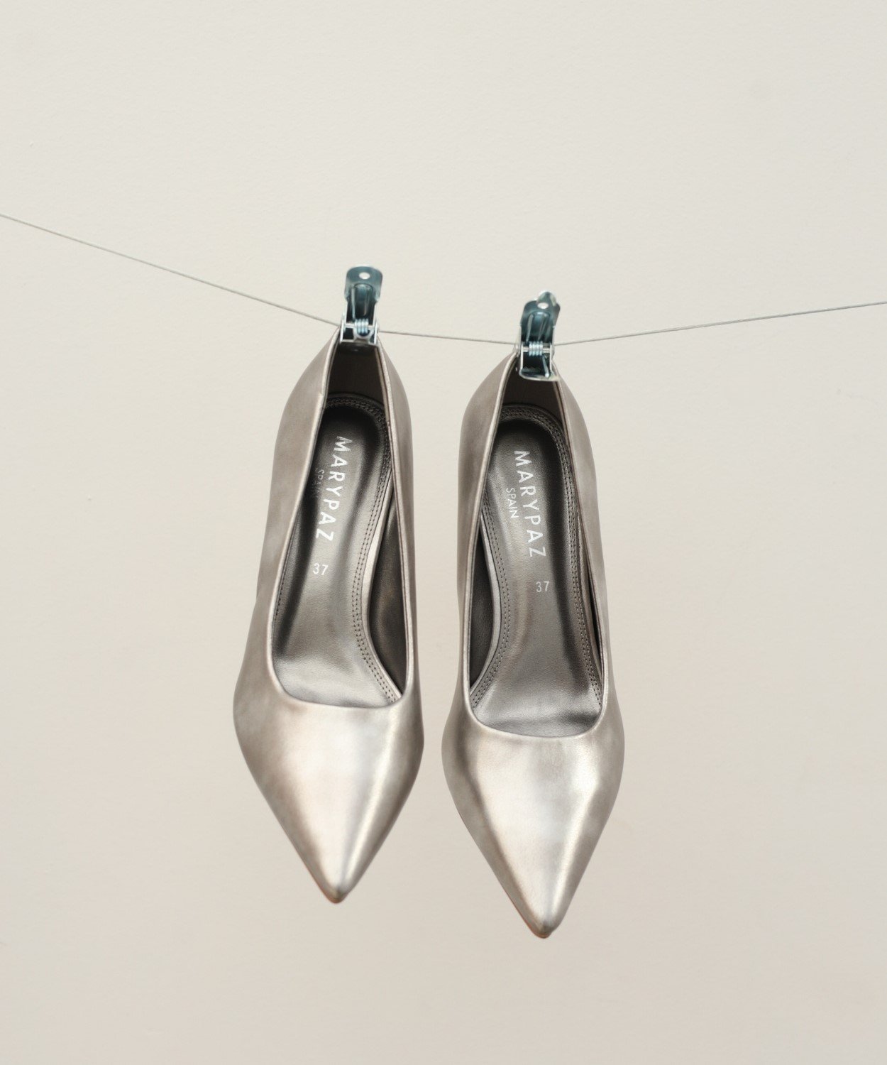 Zapatos tac&oacute;n fino image number null